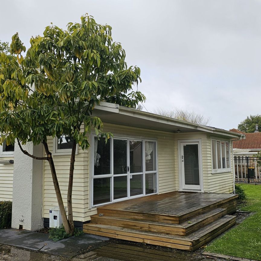 3 Bedroom House - Waikato Hospital Vicinity! - Photo 1