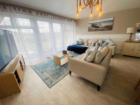 11b Park Avenue Apartments, Central Promenade, Belfast, BT33 0DY - Photo 2