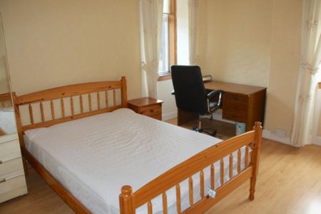 6 bedroom flat to rent - Photo 3