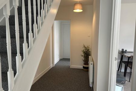 2 bedroom maisonette to rent - Photo 4