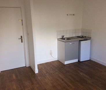 Location Appartement 2 pièces 25m² - Photo 2