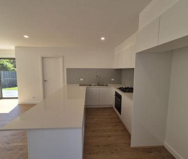 Three Bedroom Townhouse - Photo 2
