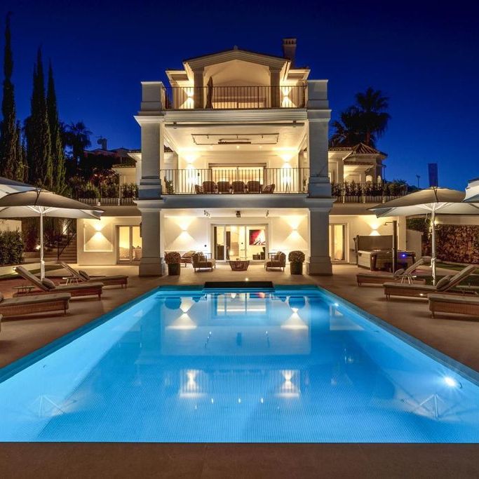6 bedroom luxury Villa for rent in Marbella, Andalusia - Photo 1