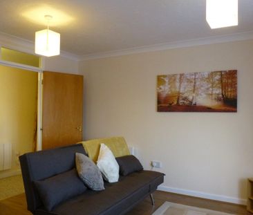 St Johns Chase, March - Photo 2