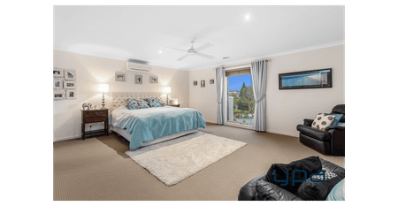 Luxury Family Entertainer with Pool & Multiple Living Zones !! - Photo 4