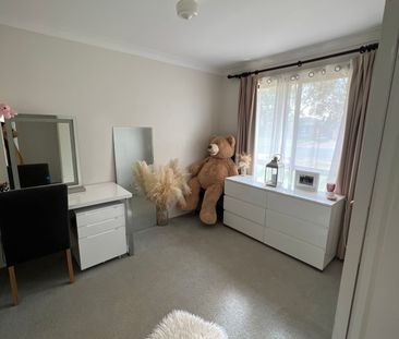 Comfortable Living in a Serene Neighbourhood. - Photo 5