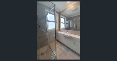 Extra large Luxury 3 Bedroom Townhouse - Photo 2