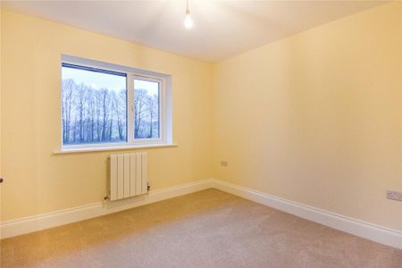 4 bedroom semi-detached house to rent - Photo 4