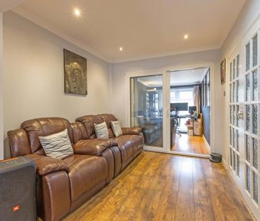 4 bedroom semi-detached house to rent - Photo 5