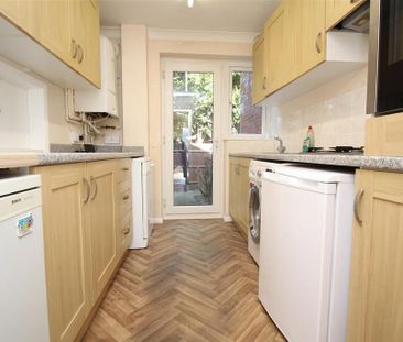 3 bedroom semi-detached house to rent - Photo 6