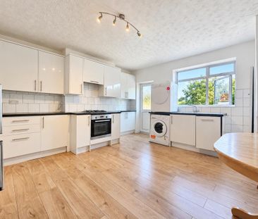 1 bedroom in a flat share to rent - Photo 3