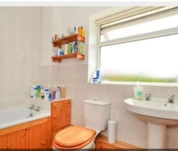 2 Bed Terraced House, Harmston Rise, NG5 - Photo 5