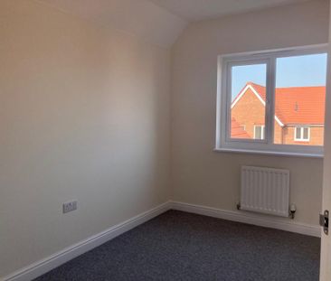 3 Bedroom Detached Redrow Warwick with Garage & EV Charger – Badbur... - Photo 1
