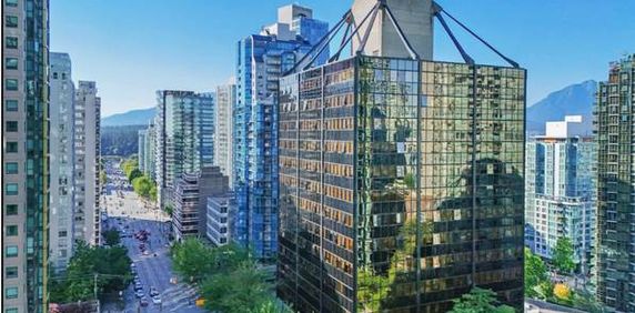 $3,150 / 1br - 668ft2 - Coal Harbour: 1 Bedroom + Den Suite (Coal - Photo 2