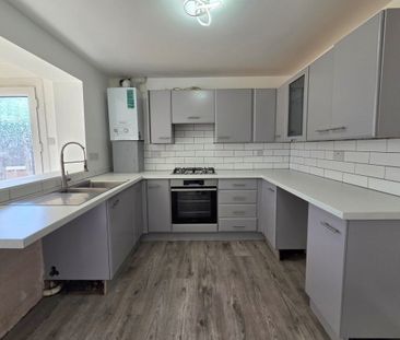 Kimpton Close, LEE-ON-THE-SOLENT - Photo 3