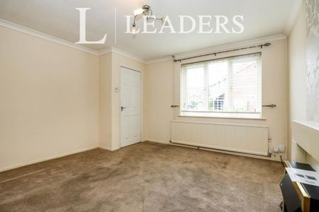 3 bedroom semi-detached house to rent - Photo 5