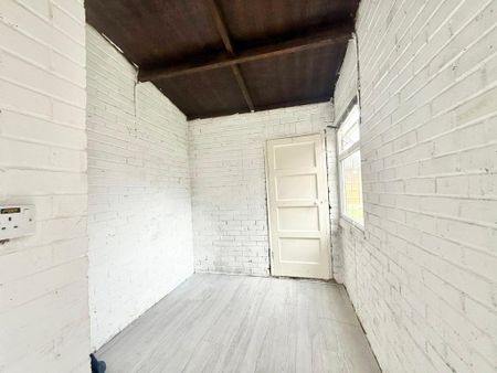 2 bedroom semi-detached house to rent - Photo 5