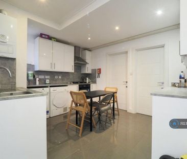 1 bedroom in a house share to rent - Photo 6