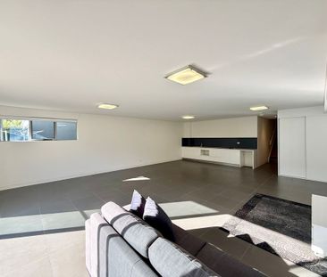 24 Point Street, Cams Wharf - Photo 4