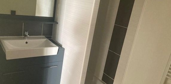 Location Appartement 2 pièces 43m² LE LUC 83340 - Photo 2