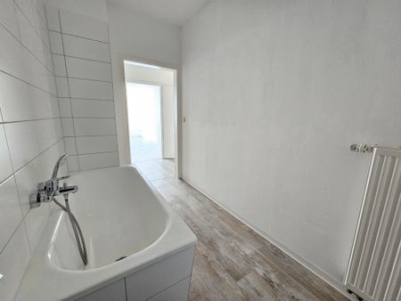 Schöne helle 3-Zimmer Wohnung mit Balkon - Foto 3