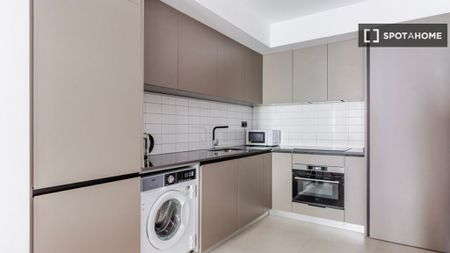 1 room luxury Apartment for rent in Barcelona, Catalonia - Photo 4