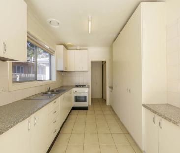 Great Family Home offers comfort and convenience - Photo 1