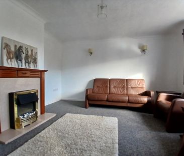 3 bed semi-detached house to rent in Lindford Drive, Norwich, Norfolk - Photo 2