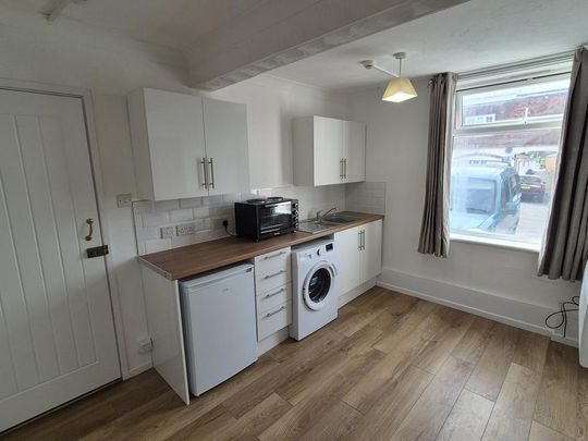 Studio to rent - Photo 1