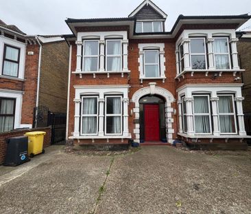 1 bedroom in a house share to rent - Photo 6