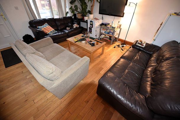 6 bedroom House in Richmond Mount, Leeds - Photo 1