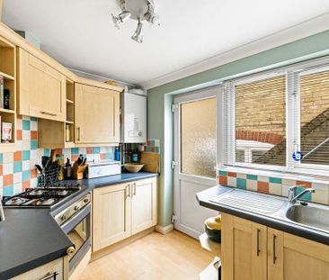 3 bedroom semi-detached house to rent - Photo 4