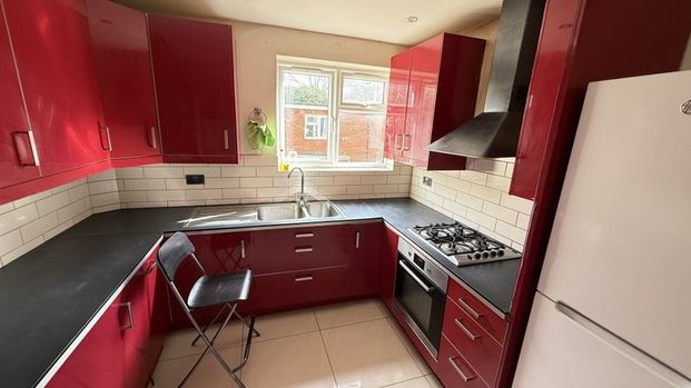 Room in a Shared House, Charles Crescent, HA1 - Photo 1