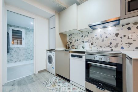 Carrer dEn Robador, Barcelona, Catalonia 08001 - Photo 2