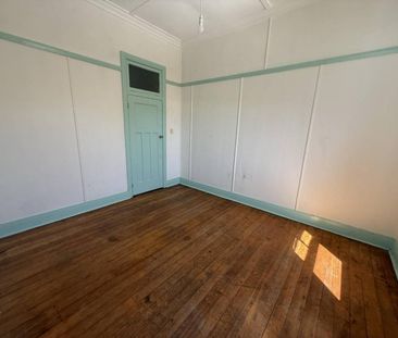 BIG UPSTAIRS FLAT WITH RECENT RENOVATIONS - Photo 6