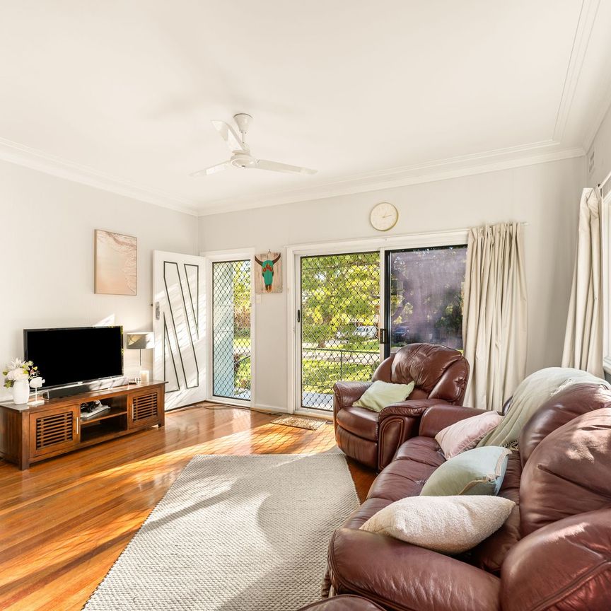 Fully furnished 4 bedroom home close to Grafton CBD - Photo 1