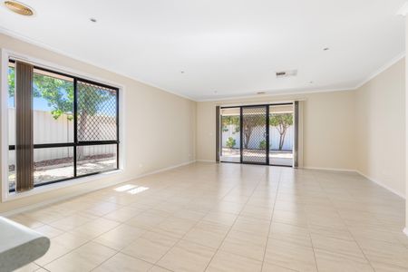 3 NAMOI PLACE, Wodonga VIC 3690 - House For Rent | Domain - Photo 3