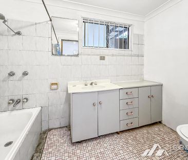 Recent Refurbished 3 Bedroom Home with only 300m to Station and Shops - Photo 5