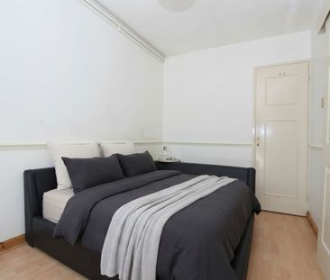 Roundmead, Stevenage, Hertfordshire - Photo 2