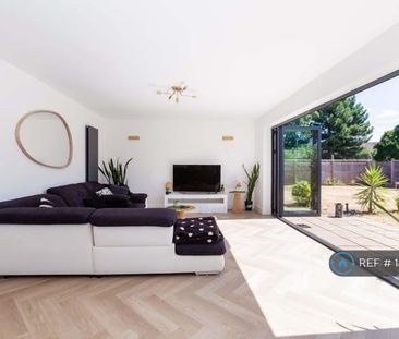 4 bedroom detached house to rent - Photo 1