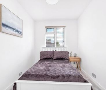 4 bedroom semi-detached house to rent - Photo 5
