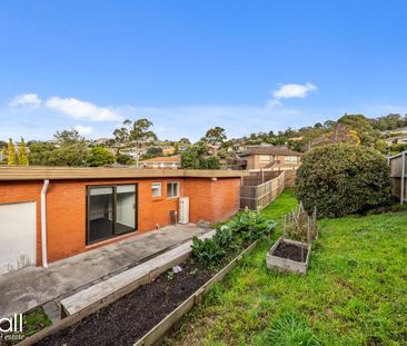 Coastal Living Just 400m to the Beach - Photo 5