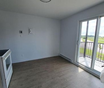 Appartement 2½ à louer — Électros et électricité inclus - Photo 1