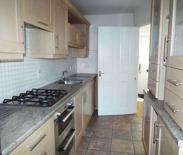 3 bedroom terraced house to rent - Photo 6