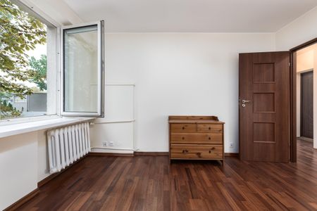 Warszawa, Mokotów, Służew, Aleja Niepodległości - Photo 2