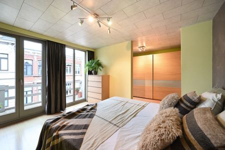 Mooie en gerenoveerde woning in populaire straat te Borgerhout - Photo 5