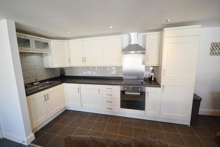 2 bedroom apartment to rent - Photo 5