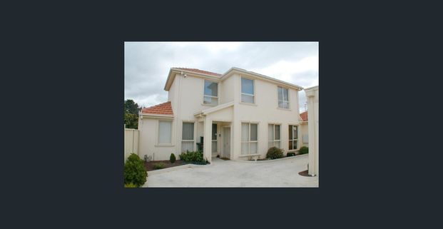 TWO STORY THREE BEDROOM TOWN HOUSE - Photo 1