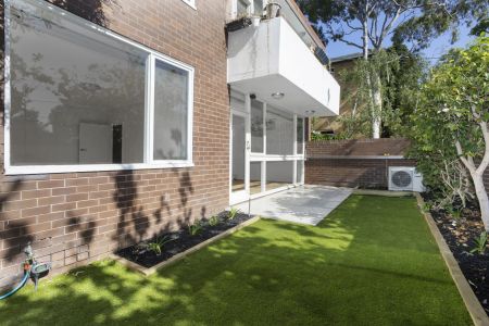 FUNKY HOUSE SIZED GARDEN APARTMENT - Photo 4