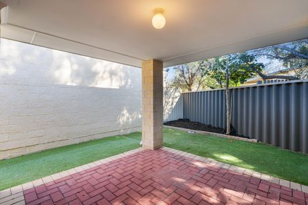 Modern 3x2 in the heart of Kelmscott - Photo 5